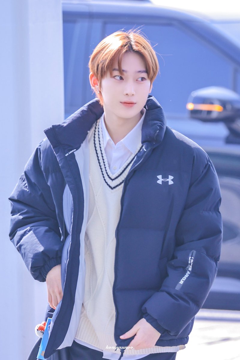 HoneySun_0624's tweet photo. 230330 Pre
잘 다녀와💙
#김선우 #엔하이픈_선우 #SUNOO 
#ENHYPEN
@ENHYPEN_members https://t.co/s8nL5TGO08