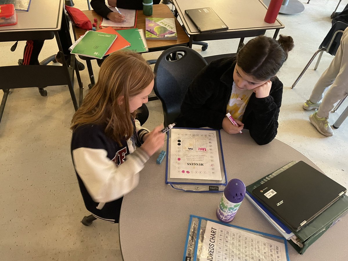 BlessingMahopac's tweet image. Getting the hang of Muggins! 🎲📝#mathrocksinpac #proudap @FulmarsFinest