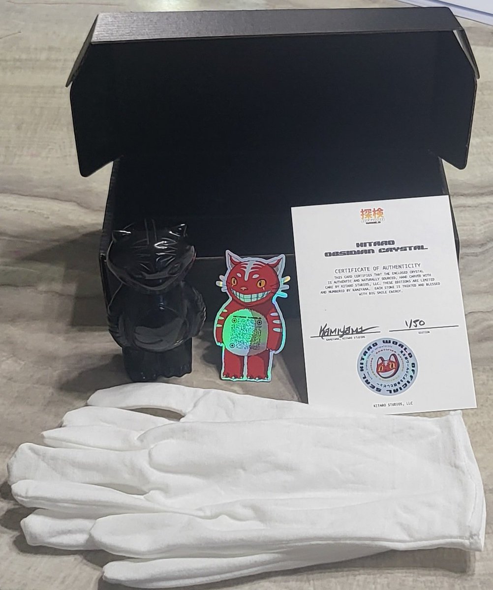 HeXxXteK's tweet photo. My @KitaroNFT town store purchase has arrived! Looks like the team threw in some extra goodies too 🔥 Couldn't be happier, great quality and arrived in two days! Looks like I got 1/50 for the Obsidian Kitaro Energy Crysyal, so 1st edition lets gooo!! #KitaroMadness #Kitarofam https://t.co/c7VAH5Ojo8