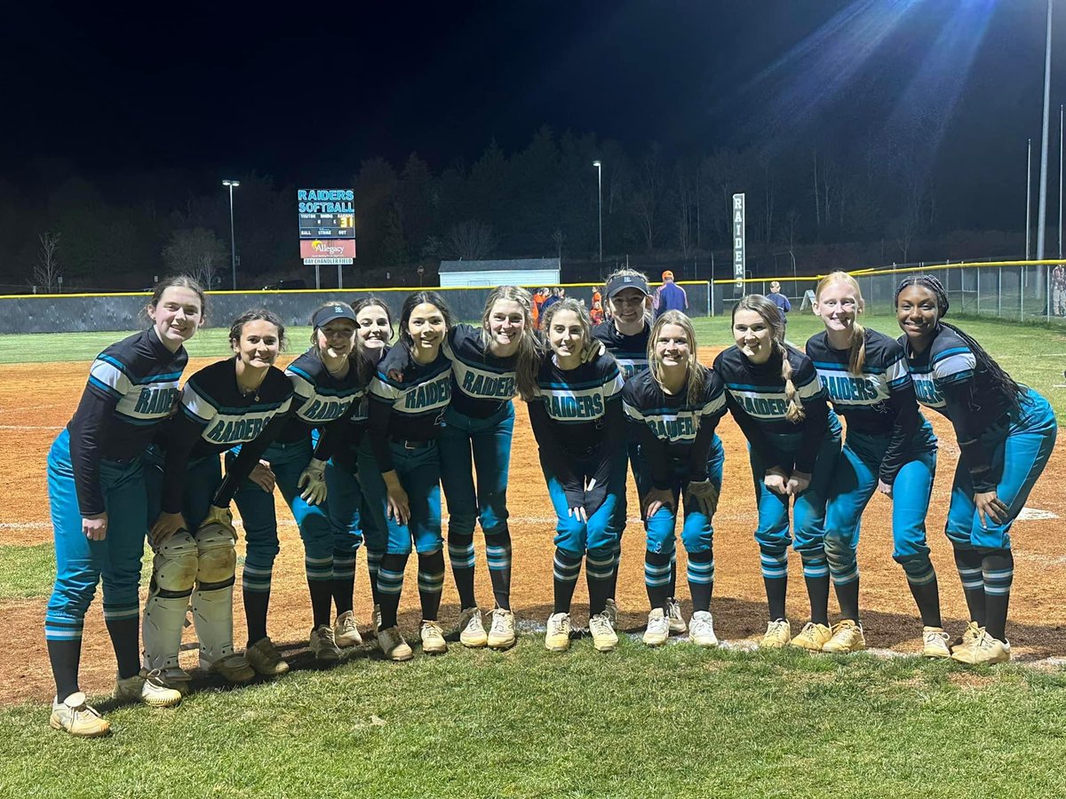 Good team win tonight over Starmount 11-4. 💪🏼🥎 #FAMILY #WeNotMe