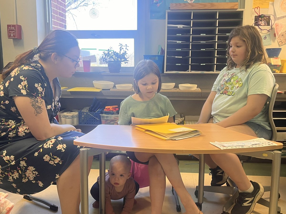BMESBobcats's tweet photo. Student Led Conferences have returned to BME! Our amazing students led the way with sharing their portfolios, achievements, and goals for Q4.  It’s a family affair.  #oneBME strong finish! @CvilleSchools @ELeducation https://t.co/9ERMyFaMbs