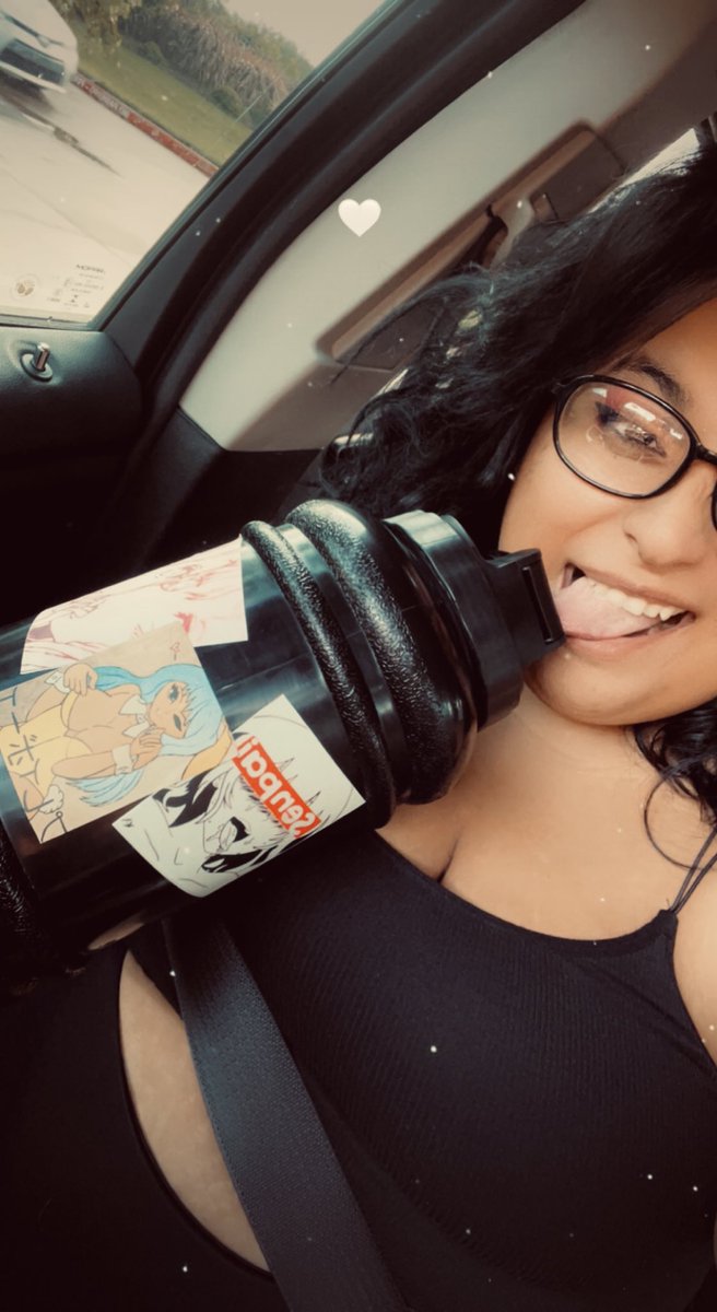 rios_kelsi's tweet photo. Motivated to look like these girls on my water bottle π #anime #animeartist #teardrinkers #voiceactorintraining #workingout #houston #cosplayer https://t.co/kI3xWCyjPV