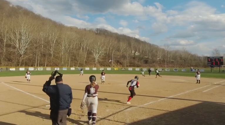 4️⃣0️⃣0️⃣ career K’s for Kadence Pettit.  The <a href="/JohnMarshallSB/">John Marshall Monarchs Softball</a> senior hit the milestone capping 3 shutout innings of relief in 10-4 win vs Weir High.  She also drilled a 2 run HR.  
Ava Blake went 3-4 w/ a homer and 3RBI. 
Weir High’s Phia Aperfine drilled her 4th 💣 of the season