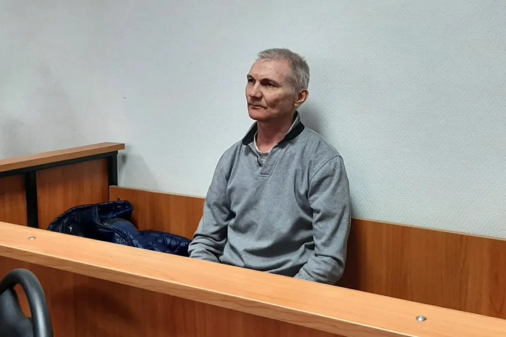 The single father whose daughter’s anti-war drawing drew the wrath of Russian law enforcement has been arrested in Minsk. Yesterday, he fled just before a court in Tula sentenced him to 2 years in prison. meduza.io/en/news/2023/0…