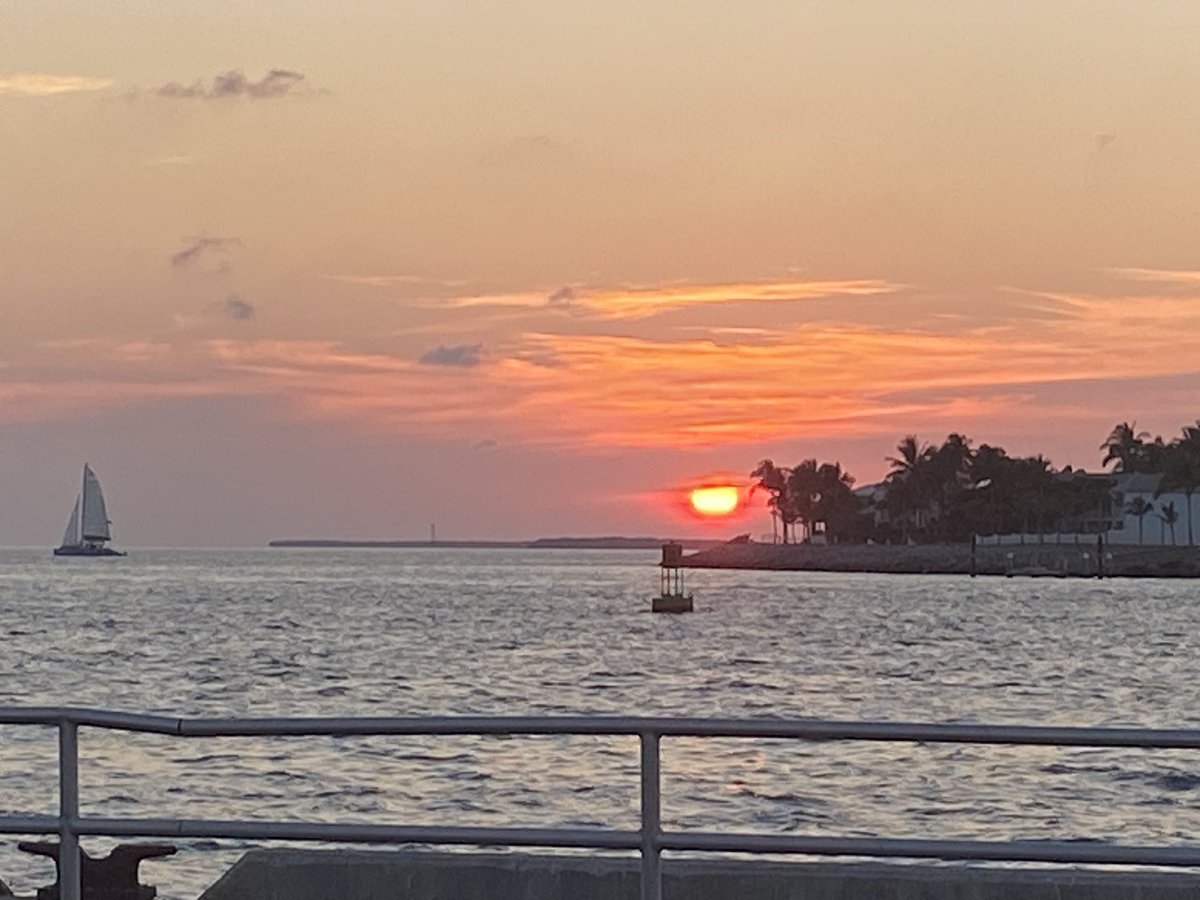 Another GORGEOUS sunset in Key West, Florida!!! #keywest #keywestsunsets #sunsets  #floridakeys #photography #fireball #passion #mallorysquare #nightslikethis