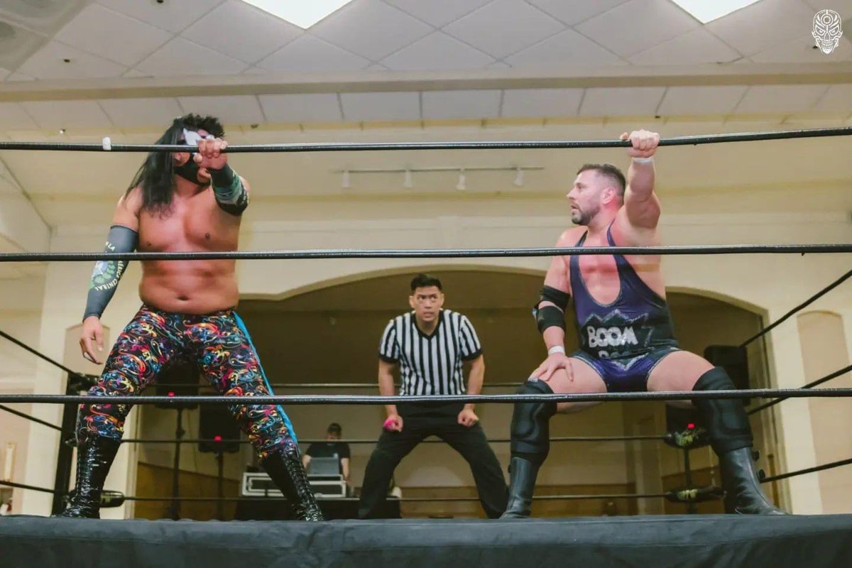 ThatMattCarlos's tweet photo. #MakeItCount
3-18-23 @BTWrestlingCA Newark CA
MAIN EVENT ✅
@kakameng4u v @ColtCabana
📸 @Luchatographer
#ProWrestling #ProWrestler #Referee #ProWrestlingReferee #HiddenGemMC #RefereeMC #RefereeMattCarlos https://t.co/bIUADCm9Rc