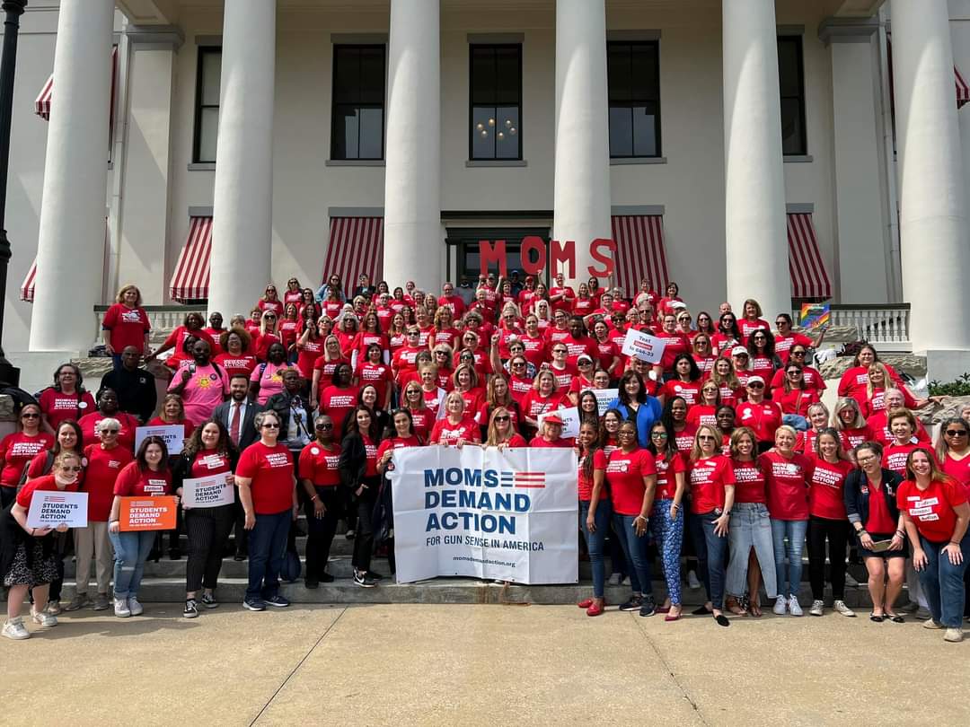 @ReeseW @MomsDemand @Everytown Thank you @ReeseW from  @MomsDemand and @StudentsDemand volunteers in #Florida , where the Republican supermajority is pushing #PermitlessCarry. 
#ExpectUs to #KeepGoing to fight bad gun bills. #MomsAreEverywhere