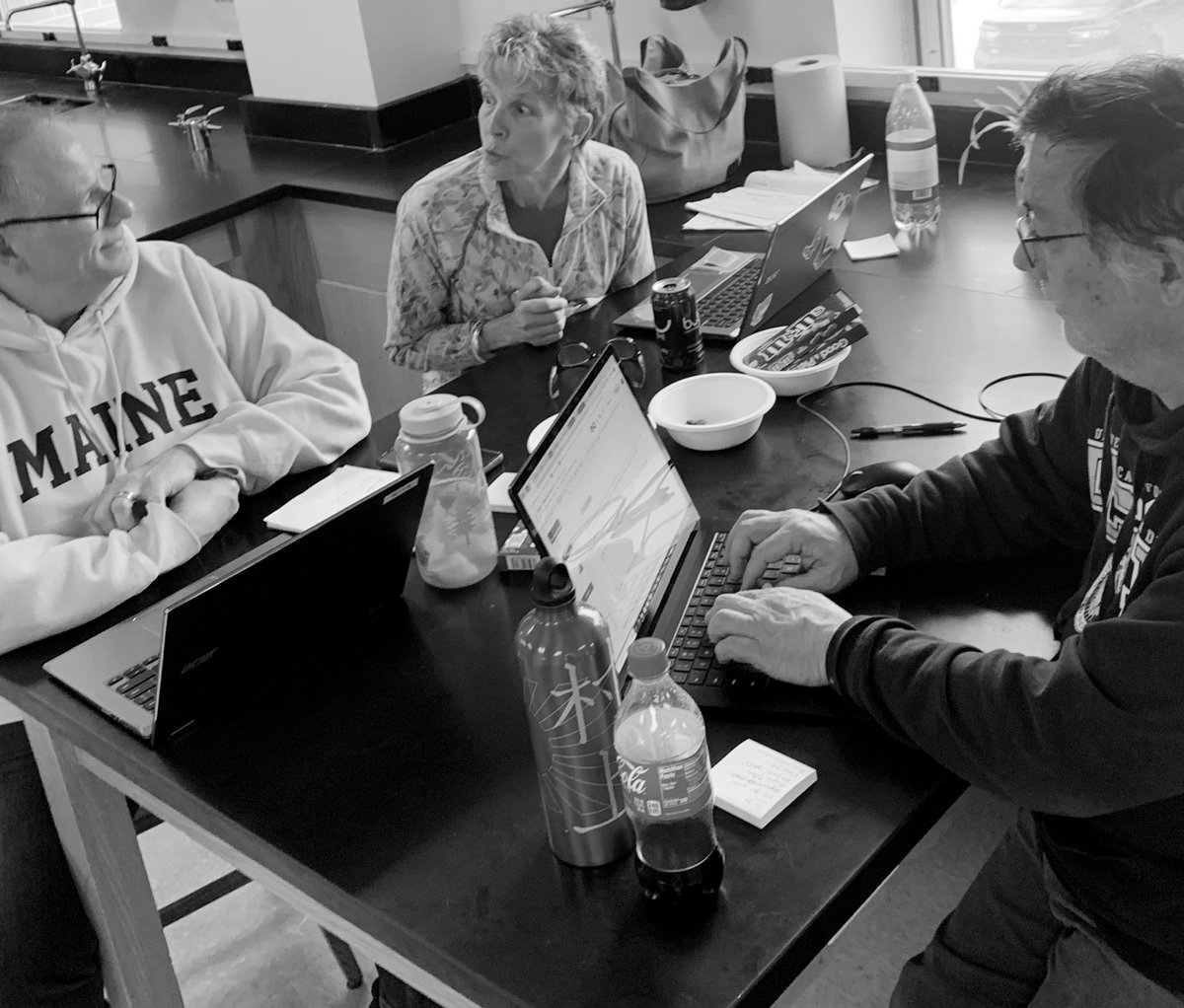 MyTLee3's tweet photo. Some of @maplerunusd best educators tasting the power of #PBL in a Sustainable Future Project  Slice. Collaboration 🤝and curiosity 🔍at its best! @jp_muldoon @brian_murphy1 @PBLWorks https://t.co/FH7CtGhMHR