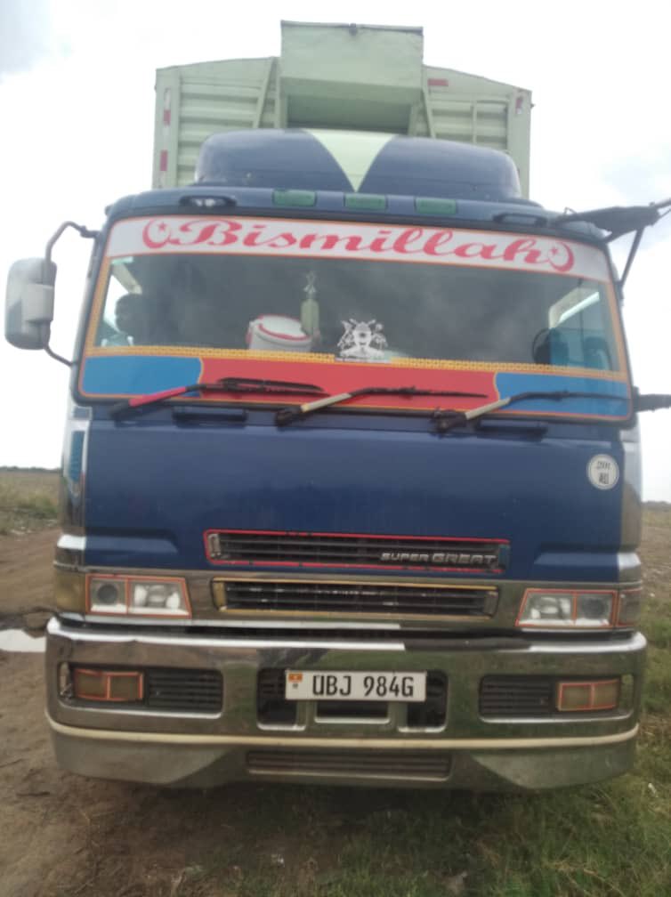 AkweroChurchill's tweet photo. Amuru lakang Kololo, we are not gonna let you go without feeling the pinch, businessmen abundant the truck n thousands sacks of charcoal, why indulge in such a business? When everyone is dancing a different tune? @ntvuganda @odongaotto @kakaditloyopar1 @ubctvuganda @nbstv https://t.co/QPhb25dmXh