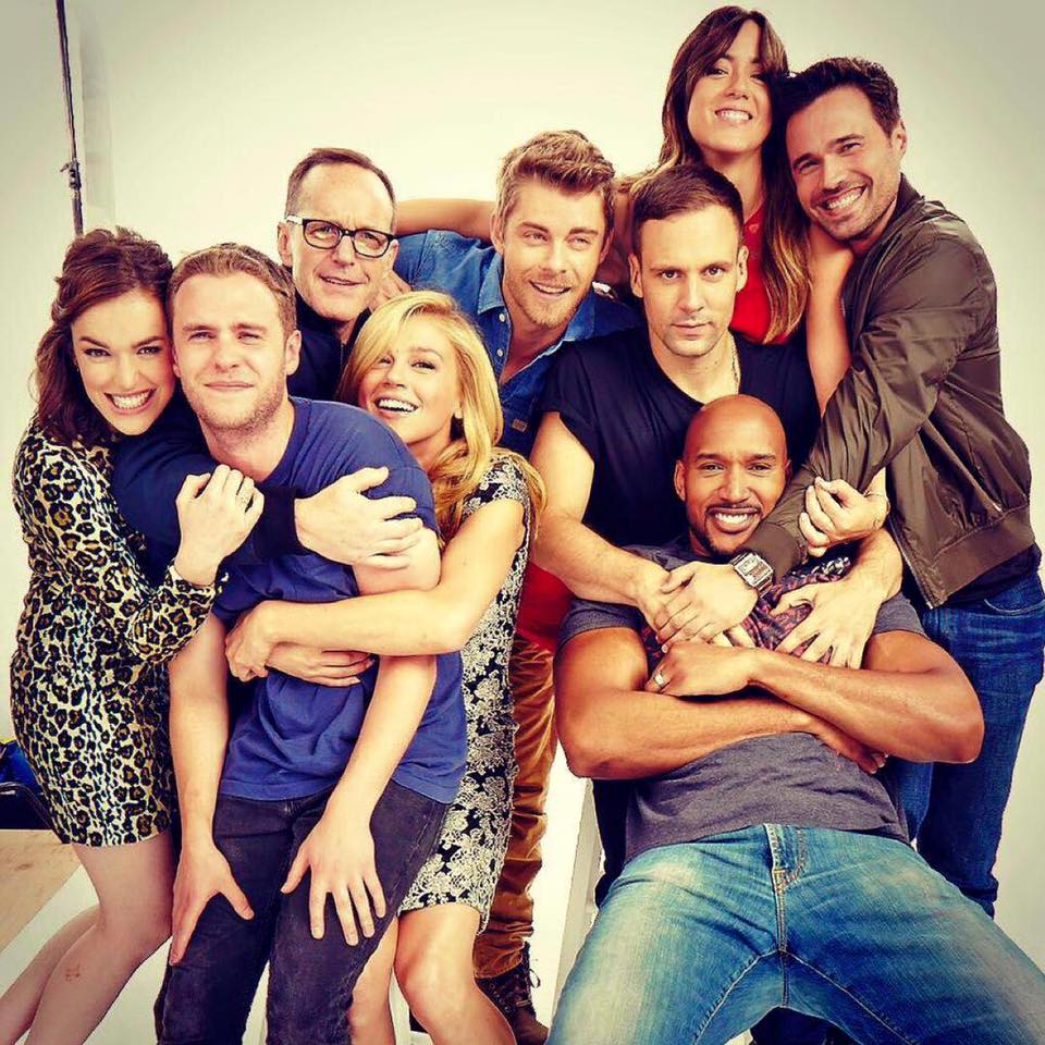 winchesterSk19's tweet image. S.H.I.E.L.D Night!!!!
#AgentsOfSHIELD #TEAMSHIELD #CoulsonLives #FitzSimmons @AgentsofSHIELD @clarkgregg @IMBrettDalton @chloebennet @LukeMitchell__