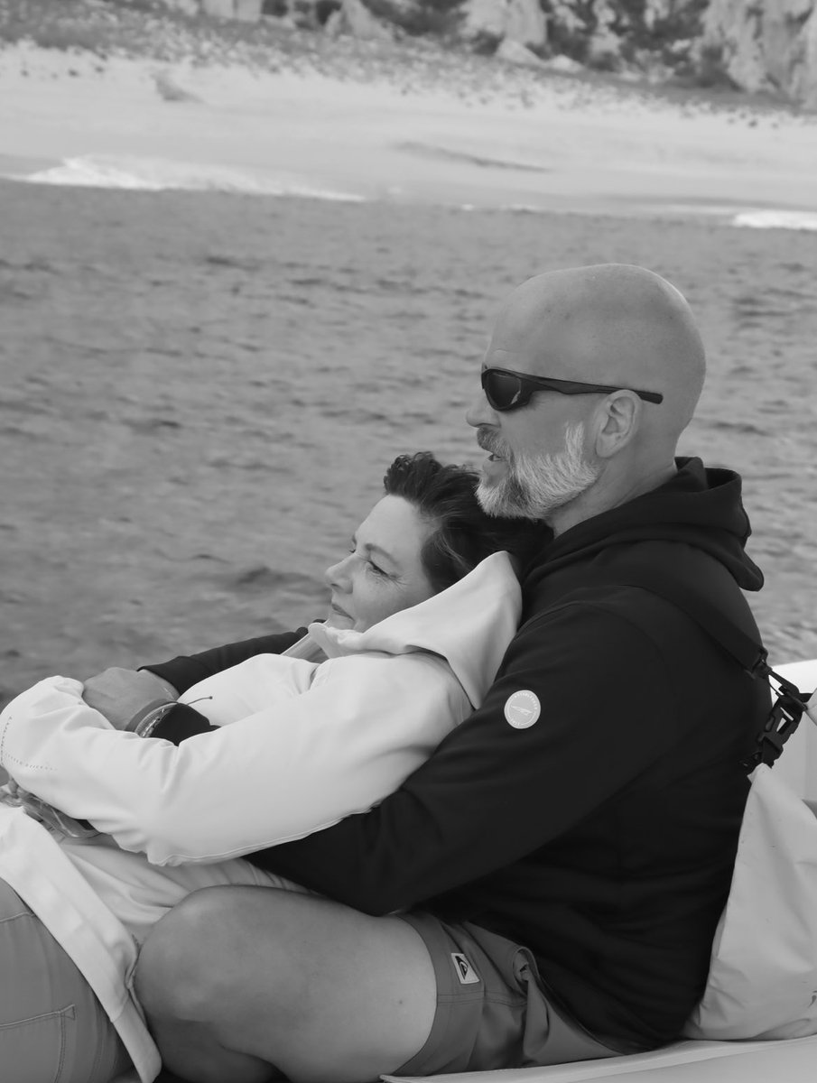 gbm4byu's tweet photo. My favorite picture from our trip to #Cabo taken by the photographer on our sunset sail. #CaboAdventures does a great job. Love my sweetheart, she is the greatest. #SunAndSurf #HappyPlace https://t.co/MZa1NgcblH