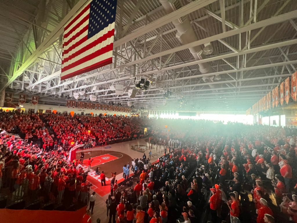 This is what it looks like when a community and university wraps it’s arms around a team. Go Falcons! 🧡