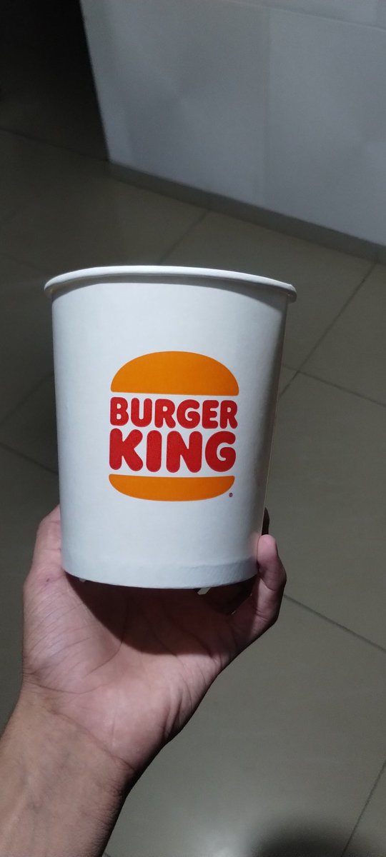 No me podes vender un balde de papas así y darme 1 sobrecito de mayonesa y 1 de ketchup hdppp