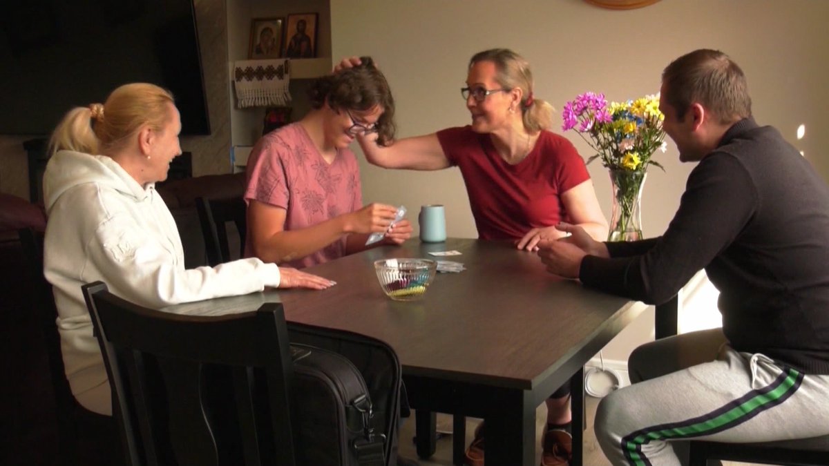 Watch: Have you got a little extra room in your home? One Calgary organization is hoping to help Ukrainian newcomers to Canada. <a href="/CamaeMarayag/">Camae Marayag</a> has more. #yyc calgary.ctvnews.ca/video?clipId=2…