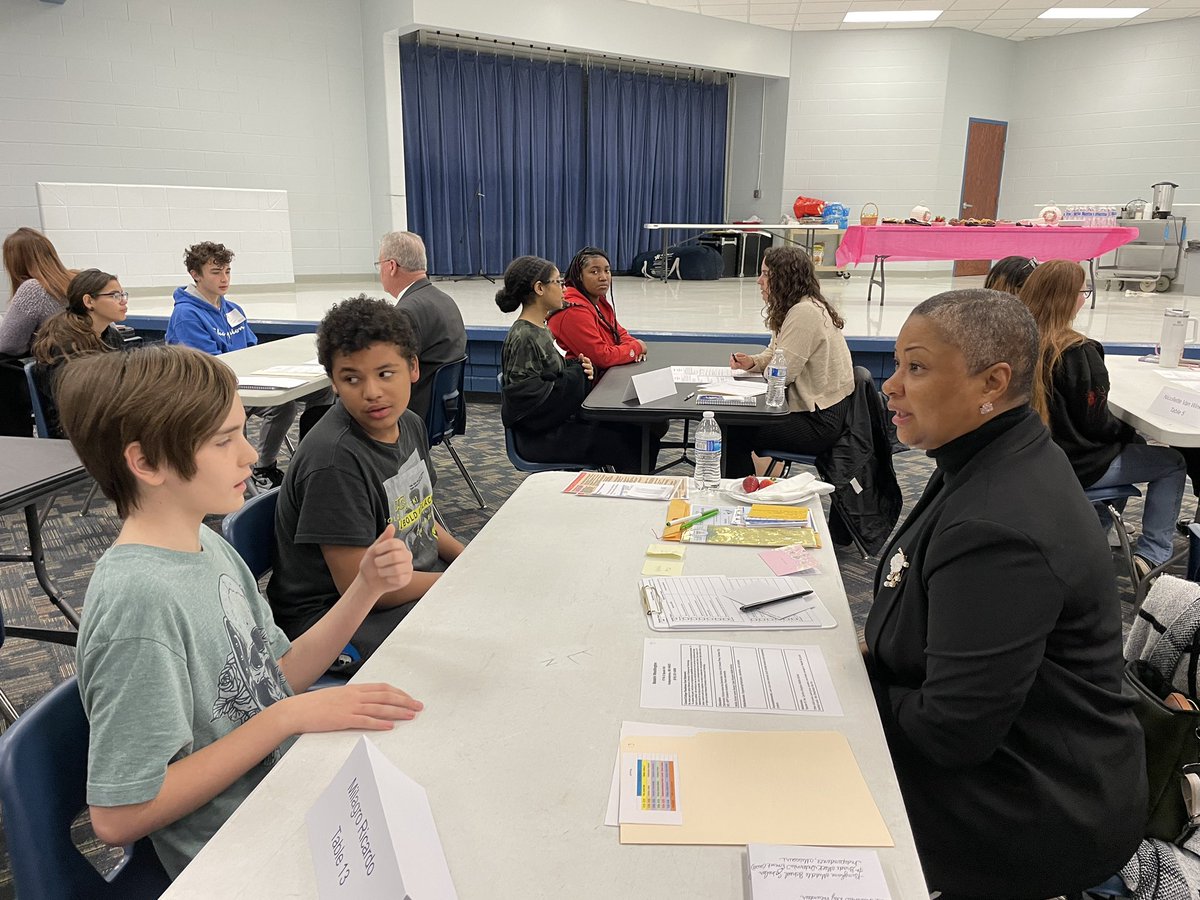 MrsHinckleymath's tweet photo. Today was our annual 7th Grade Mock Interview day.  The kids created resumes, discussed professional attire, practiced handshakes, and thought about questions they might be asked as well as questions they could ask their interviewer. #Team7_1 #BeAVID   @BinghamBears https://t.co/xw6LHQNdEq