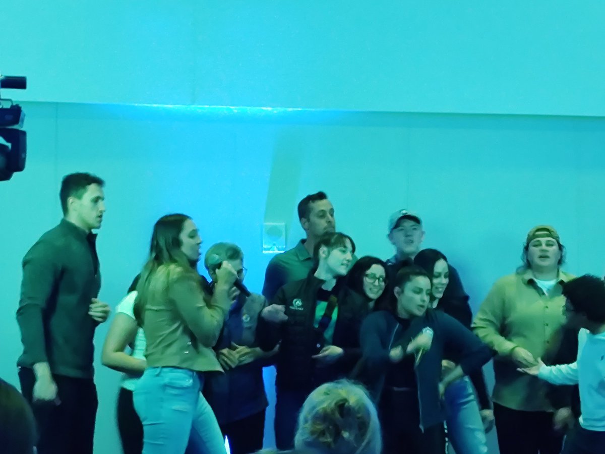 Elizabeth Sharp tweet media