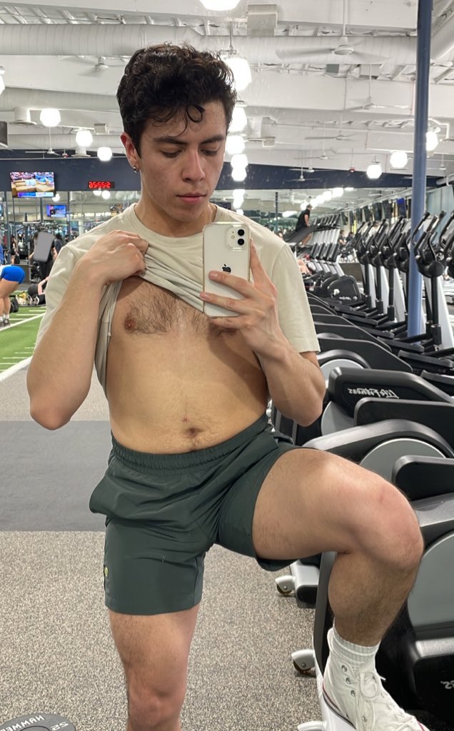 wh0rrefied's tweet photo. Left the gym with a puddle of precum in my jock https://t.co/wxS5uNZXYA