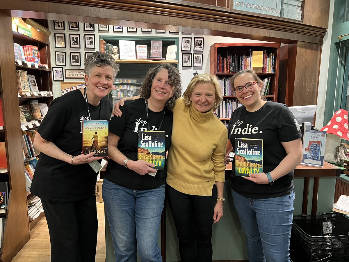 Lisa Scottoline tweet media