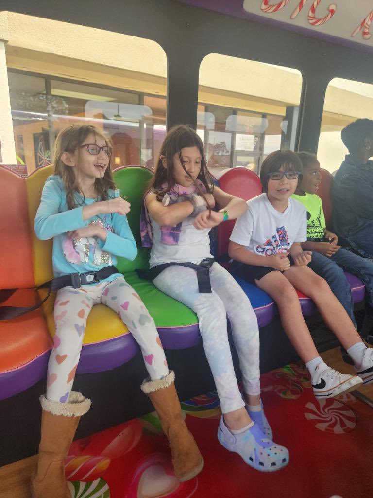 MrsEgonzalez's tweet photo. Part 1 of the Part Bus today ! Phew this was such fun to plan, and these faces make it all worth it 💙🧡@HumbleISD_ACE https://t.co/GQ2AQpUWtR