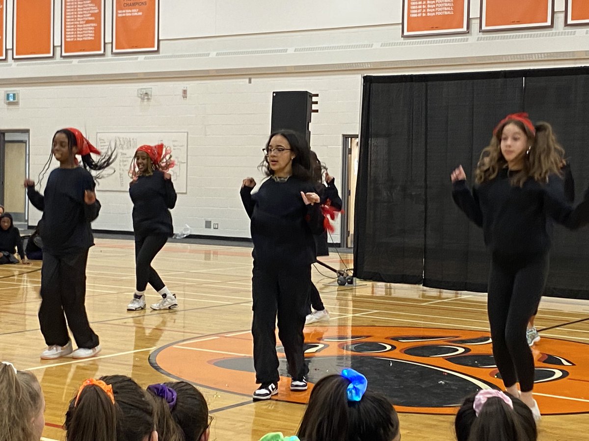SVDP_CCSD's tweet photo. Viking Danceworks Team shook the house tonight at St Francis in a awesome performance.  They simply crushed it!  Thanks to our coaches. https://t.co/QGlL9Jr5nk