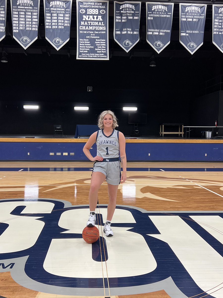 SSUWBB's tweet photo. The day would not be complete without another commit. Welcome @maelynnhowell to the “Bears Den”
#2023commit
#shesaidyestoSSU
#collegeathlete🐻🏀
@SSUBears @ShawneeState https://t.co/odYuprzl7a
