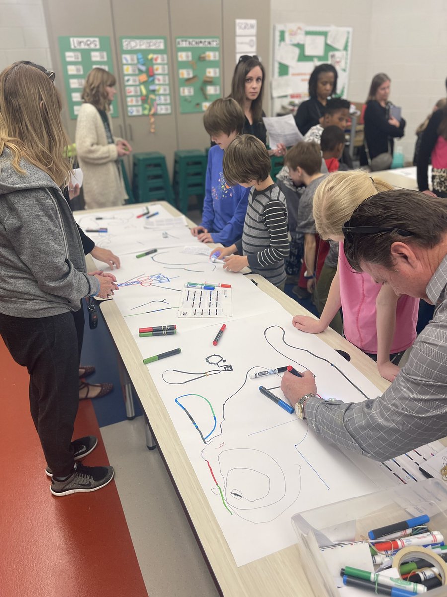 MsSaraSpain1's tweet photo. Huge shoutout to @MrsRedd7 for an amazing STEAM component, too! The kids had so much fun creating, building, collaborating, and coding at all the STEAM stations @OldHundredES https://t.co/QbnC0H934u