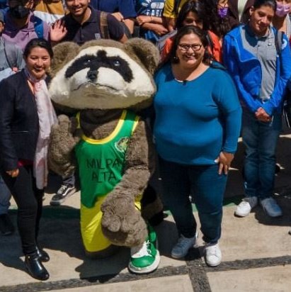 Literal, la camarada Cenadora del Pueblo, Citlalli Hernández está más gruesa que una botarga, alv 😂😂😂
