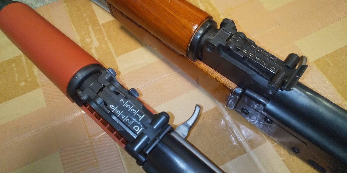 bemax_japan's tweet photo. 56式に付属しているリアサイト着脱用の専用工具は紛失しないようにご注意下さいね⚠️RealSwordのリアサイト下の板バネはメッッッチャ硬い💥ので、この専用工具が無いと分解組立時が地獄です👹
#bemax #REALSWORD #56式 #海外製電動ガン #カスタム #修理 #エアガン https://t.co/KKjTGzM81j