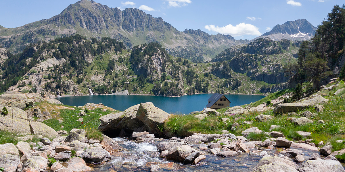 SpainMiddleEast's tweet photo. The route of the seven #CircdeColomers lakes is one of the most popular routes in the Aran Valley. 🏔️
Located in #Lleida, in this amazing itinerary, you will discover the Aiguamoix valley. ❤️
#Thread
👉 https://t.co/mEivP8FGUa
#VisitSpain #SpainRoutes @catexperience https://t.co/D6w08vkyHd