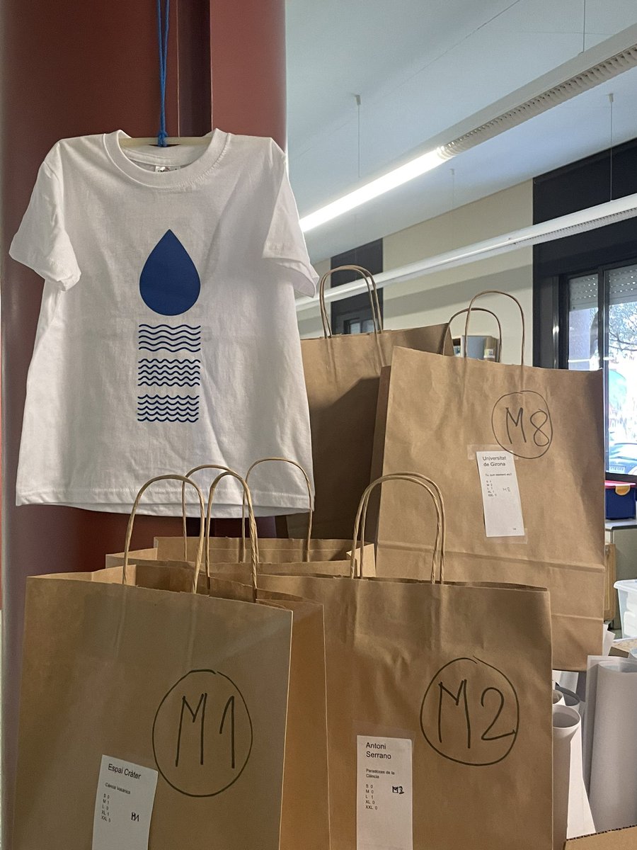 segirones's tweet photo. #Ciènciaenequip. Samarretes a punt!📅 15 d’abril
🕙10-14h
🔽Plaça hospital i Pompeu Fabra de Girona 
@educaciocat @girona_cat @univgirona @FundlaCaixa 
Us hi esperem! https://t.co/wPfnpjnyDX