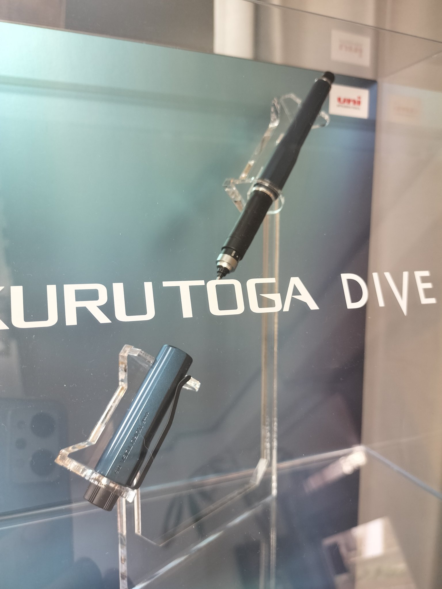 クルトガダイブ　什器 クルトガダイブ 什器 店舗用品