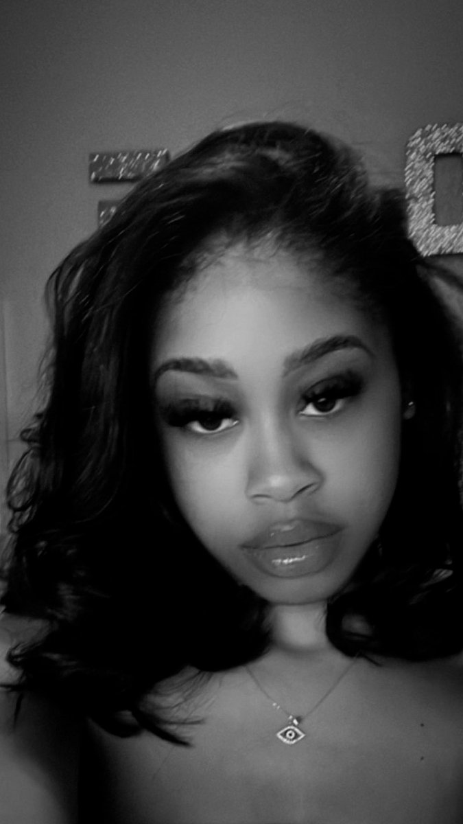 maddycakkes's tweet photo. <3 this pic of me https://t.co/ocsVsfpN4B