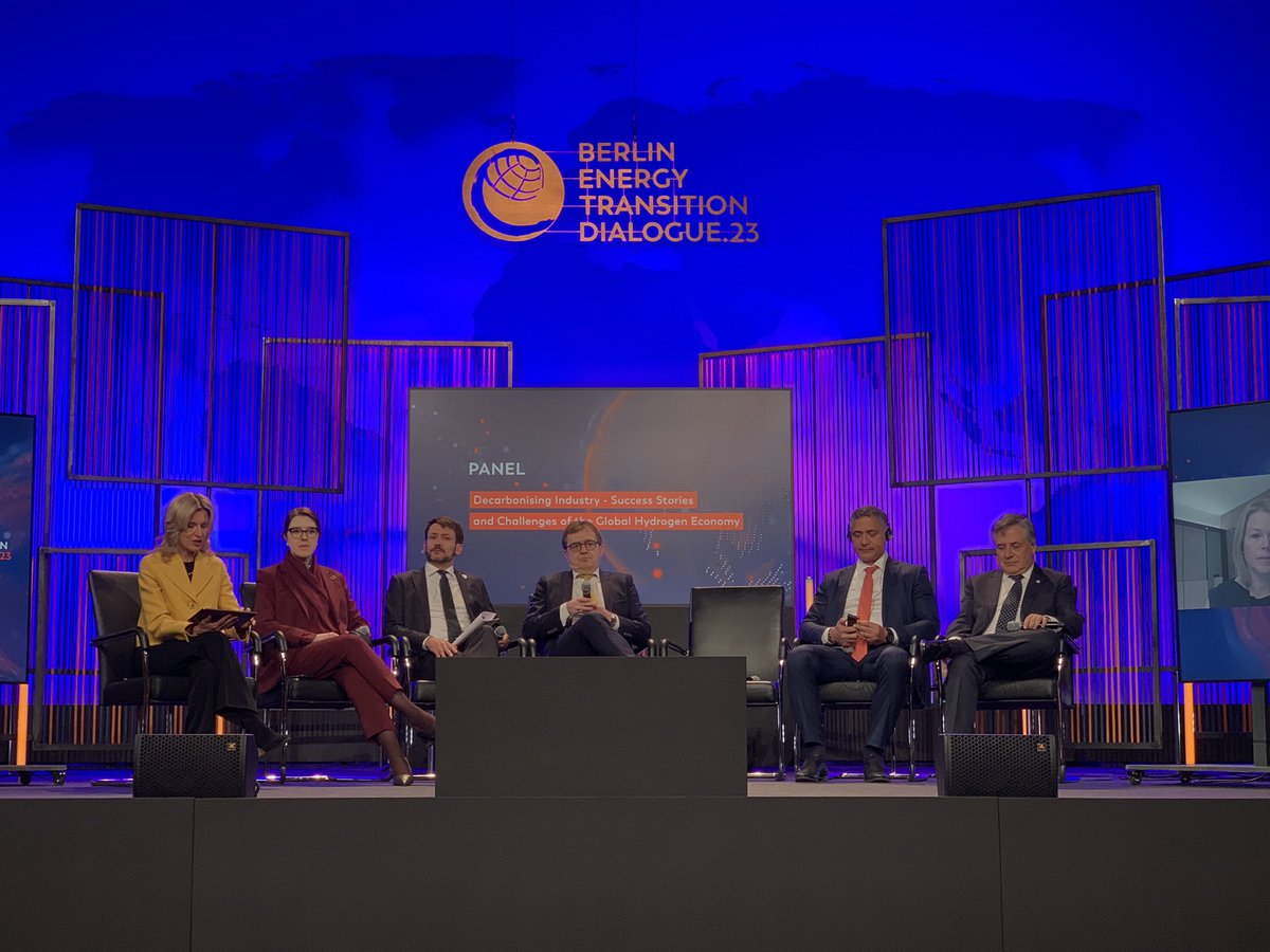 MJCoque's tweet photo. Desde el Berlín Energy Transition Dialogue, donde Uruguay firmó el “Energy Partnership” con Alemania. Uy participando de varios paneles y buscando seguir impulsando la transición energética #betd23 @MIEM_Uruguay Se viene: transferencia de conocimiento, estudios, intercambios y + https://t.co/VorXSO4NVU