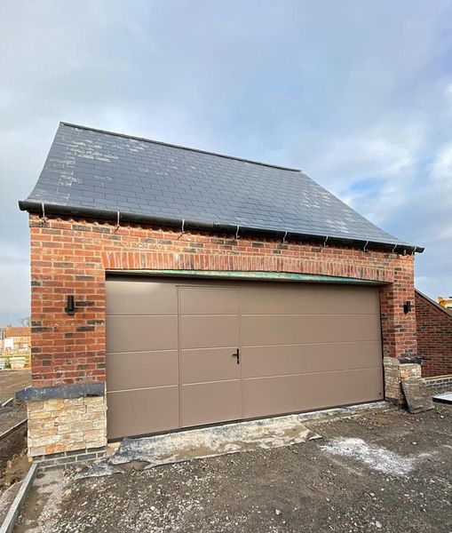 RyternaDoors's tweet photo. Colour makes all the difference!
Special pricing on the bespoke colour-painted doors.
Go for 'Chartwell Green', 'Pebble Grey' or whatever you want. Pick up your colour from any chart.🌈
https://t.co/4G0KlObokm
#bespoke #colour #ryterna #garagedoors https://t.co/EhwtLDZb4r