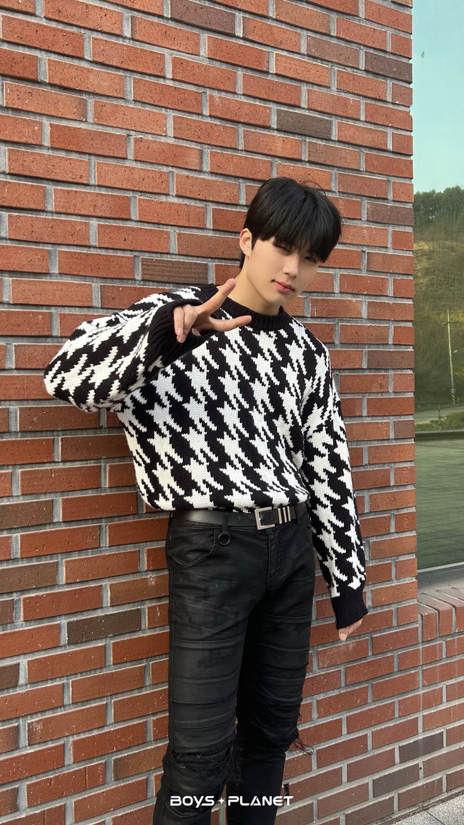 _mnetboysplanet's tweet photo. 스타 크리에이터님의 마음을 훔칠 보이즈 플래닛 소년들의 남친짤이 도착했습니다 💌 #박건욱 #PARKGUNWOOK

오늘도 빛나는 소년들과 함께하는 목요일, 준비 되셨나요?
이따 봐요 (｡•̀ᴗ-)✧₊˚❤️

소년들의 더 많은 정보는?
✔️ Instagram (https://t.co/1fDTBxH8mW)

〈#BOYSPLANET〉 https://t.co/OKqyAMLOYh