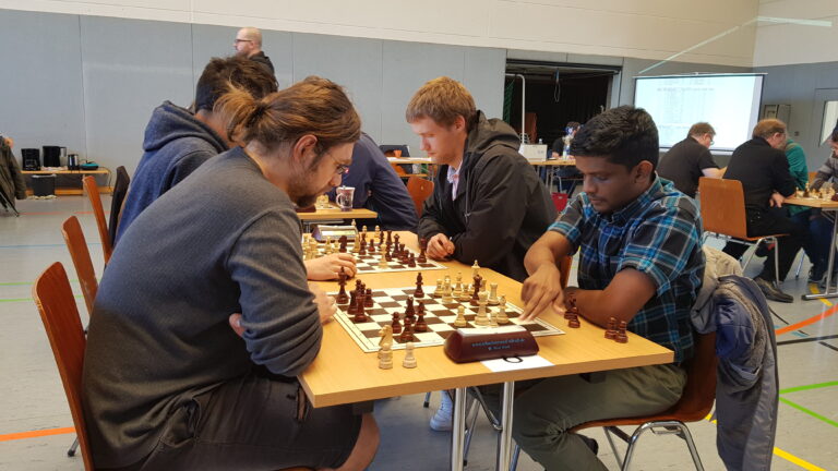 No matter how many tourneys one plays there is always something unique each time. Like this blitz team event in Bavaria that I played. Only then I realised I had never before played 5+0 over the board. Wasn't the strongest field, but felt good to score 17.5/18 individually 😊