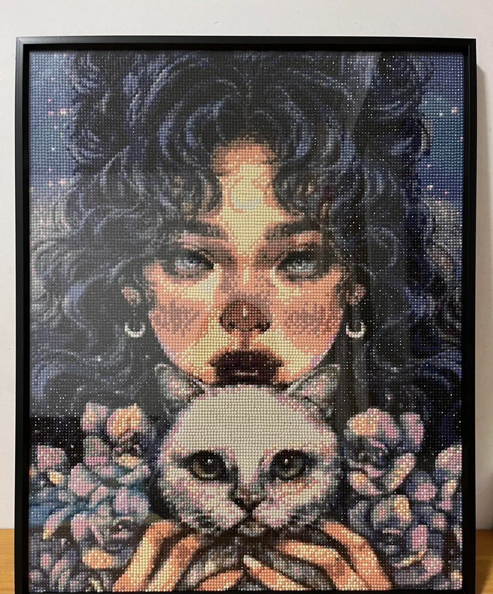 STLJC's tweet photo. This is a hand-drilled sticker I made, and it fits Catwoman perfectly. It's beautiful, it's fascinating, I hope you like it, and I hope MuratiAI can shine and go to the moon. #MURATIAI @MuratiAI https://t.co/aR3x3Vd3Bv