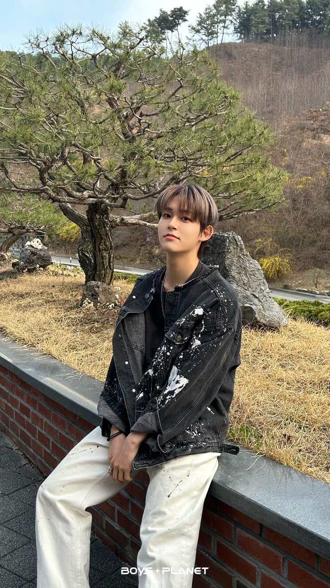 _mnetplanet's tweet photo. 스타 크리에이터님의 마음을 훔칠 보이즈 플래닛 소년들의 남친짤이 도착했습니다 💌 #서원 #SEOWON

오늘도 빛나는 소년들과 함께하는 목요일, 준비 되셨나요?
이따 봐요 (｡•̀ᴗ-)✧₊˚❤️

소년들의 더 많은 정보는?
✔️ Instagram (https://t.co/1fDTBxHGcu)

〈#BOYSPLANET〉 https://t.co/YmnYuBVMxa