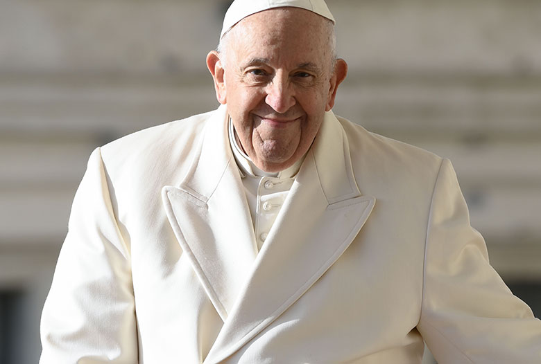 diocesidiroma's tweet photo. La Chiesa di #Roma esprime tutta la propria vicinanza e il proprio affetto al suo Vescovo #PapaFrancesco, e assicura la preghiera incessante augurandogli una pronta guarigione. #30marzo https://t.co/0C9C6WAFPi