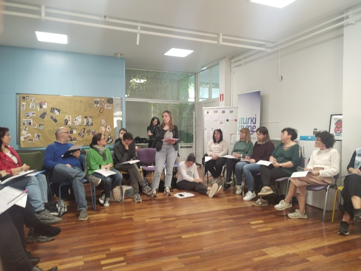 bizkaiagara's tweet photo. 👏ESKERRIK ASKO a todas las entidades que habéis participado en la 2ª sesión del año del #bForoa, en la sede de @Bizitegi_org 
👉📝Gran trabajo para activar el #voluntariado en #Bizkaia con nuevos modelos y nuevos modos de participación y captación
▶️https://t.co/Ua2QtrS8Qb https://t.co/V35ntobuKI