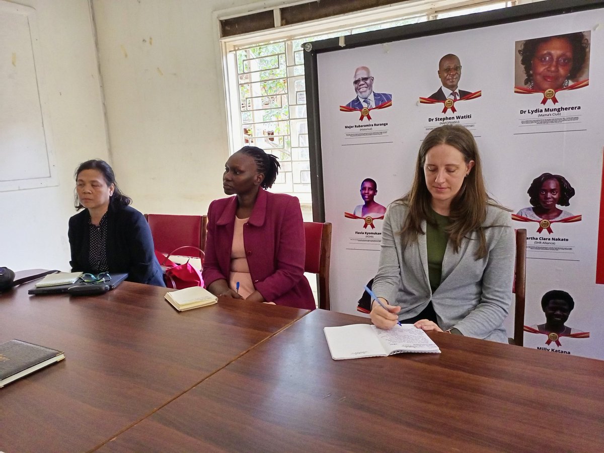NAFOPHANU's tweet photo. We are honoured to host our good partners from East West Management Institute
They are here for a courtesy & monitoring visit but also find out how best we can collaborate to effectively advocate for People Living with HIV.
#TogetherforaPostiveDifference
#TestTreatAndRetain https://t.co/Ue24srPv4i