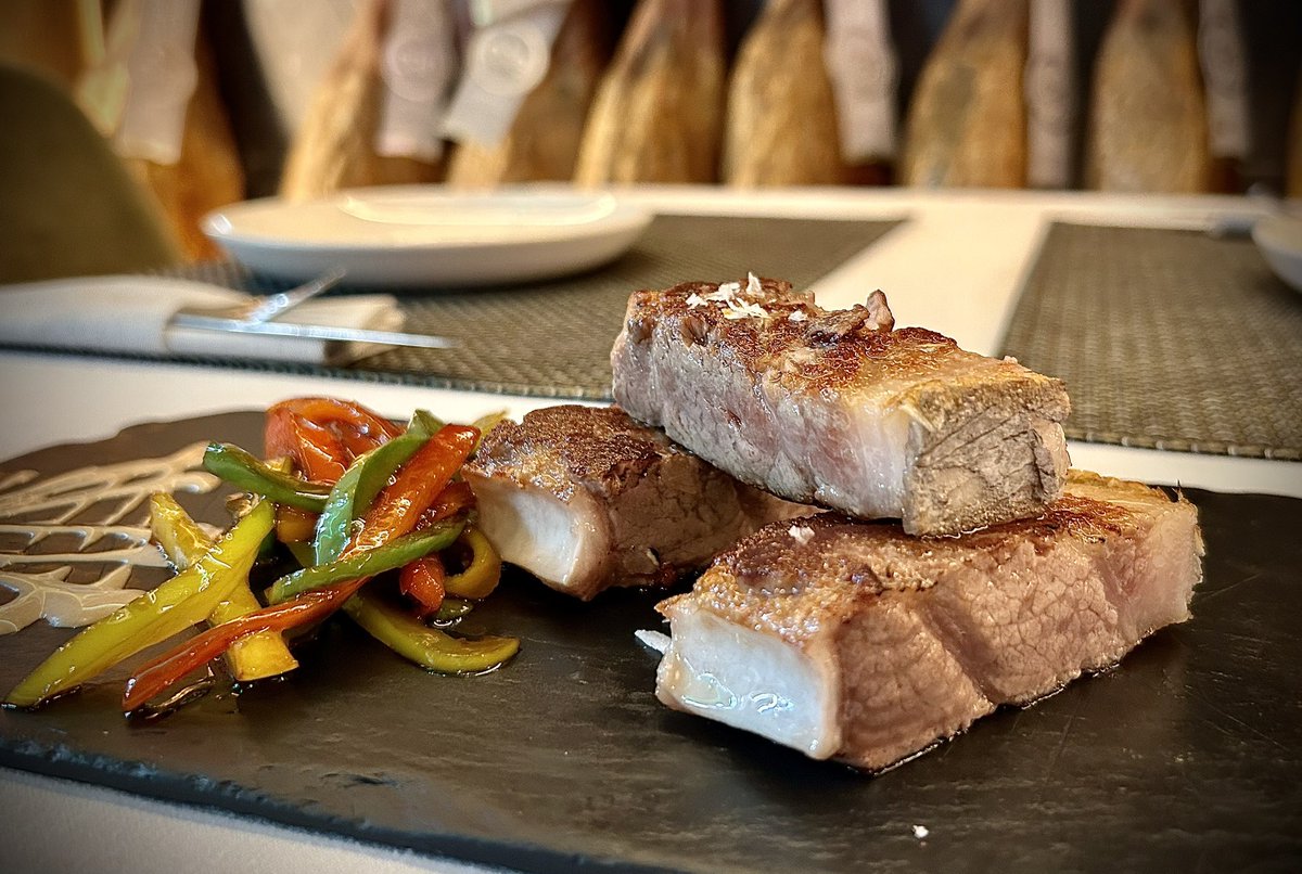 Ventresca de Atún Rojo, el ibérico del mar en 𝗞𝗘𝗬𝗖𝗛𝗔-𝗦𝗘𝗩𝗜𝗟𝗟𝗔
𝗩𝗲𝗻 𝗮 𝘃𝗶𝘀𝗶𝘁𝗮𝗿𝗻𝗼𝘀:
📍 C. Espinosa y Cárcel, 12, 41005 Sevilla
📞 670 59 35 11
🖥 restaurantekeycha.es
➡️ Abrimos de lunes a domingo
#tastyfood #saludable #gourmet #restaurantesevilla