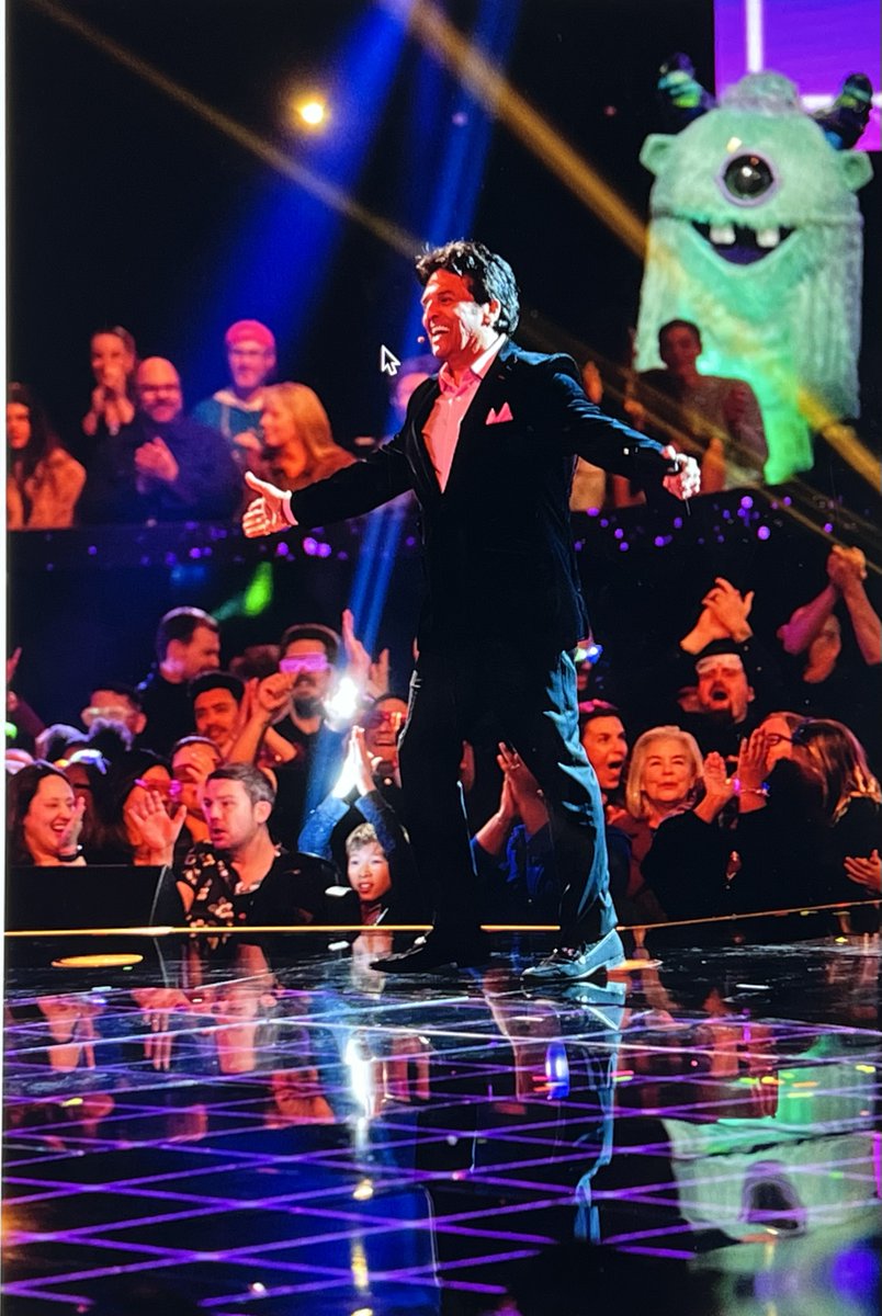 ErikEstrada's tweet image. Hope you enjoyed tonight "The Masked Singer" - 80's night!  Great fun~ electrifying sets~amazing cast &amp;amp; crew! Thank you for welcoming me! @MaskedSingerFOX