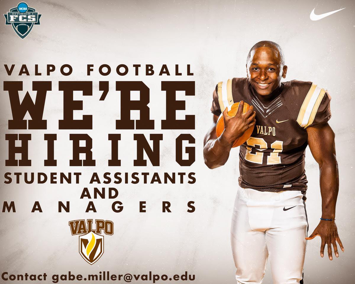 🚨 Attention @ValpoU students 🚨 We are looking for student managers and interns for our spring & fall season - including seniors who are seeking internship hours! For more info, contact @GabeMiller22 at the email below ⬇️