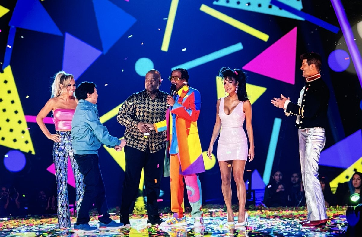 ErikEstrada's tweet image. Hope you enjoyed tonight "The Masked Singer" - 80's night!  Great fun~ electrifying sets~amazing cast &amp;amp; crew! Thank you for welcoming me! @MaskedSingerFOX