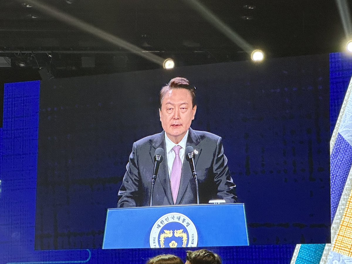 tarashpapaskua's tweet photo. Second #Summit for #Democracy - Indo-Pacific Regional meeting with focus on Challenges&Progress in addressing Corruption - being hosted by 🇰🇷 Government in #Seoul today. Very important gathering of regional leaders under motto #differentbuttogether. https://t.co/8UtkJHJ4yC