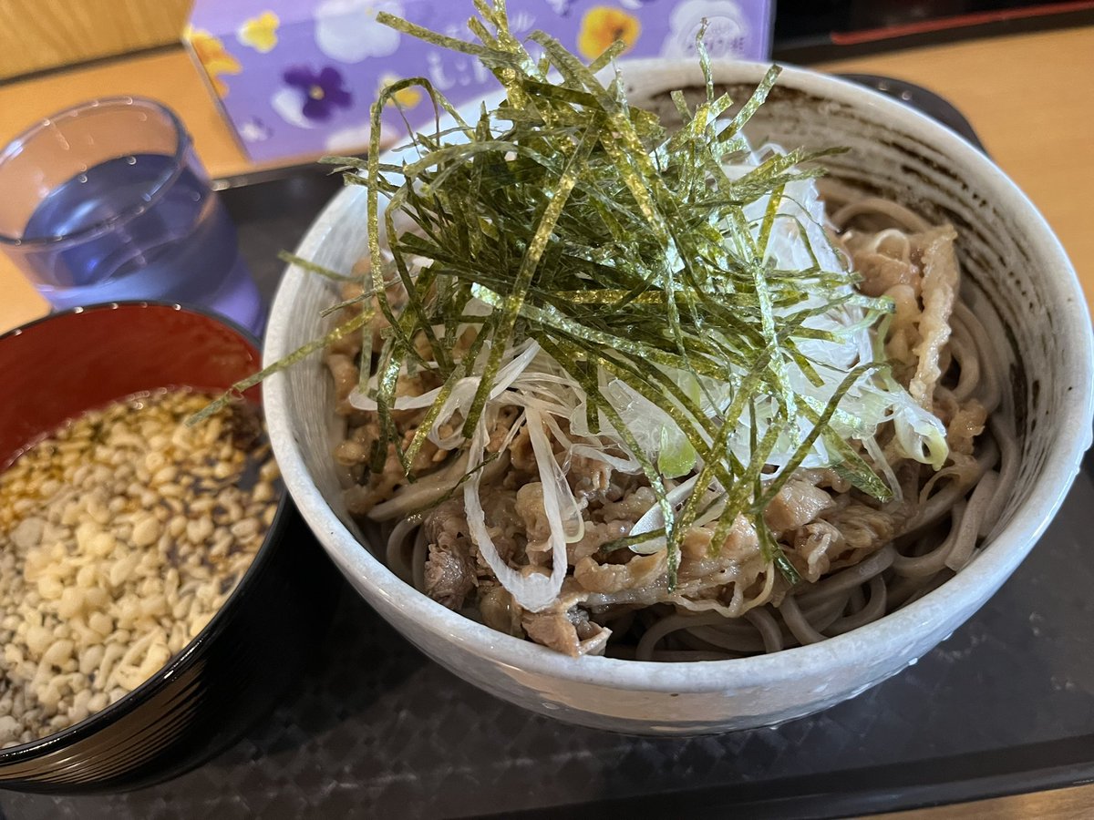 肉そば食べた🤭