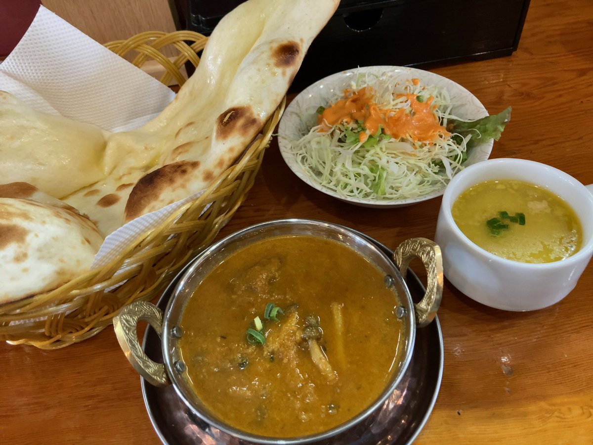 MsJunction's tweet photo. 【速報】ネパール人経営のカレー屋さんにやってきたベトナム人との会話、
共通語が日本語になる。
#ハムロ
#hamro
#行き付け
#ネパール料理
#ネパールカレー
#カレー
#ナマステ https://t.co/jb9iANspHS