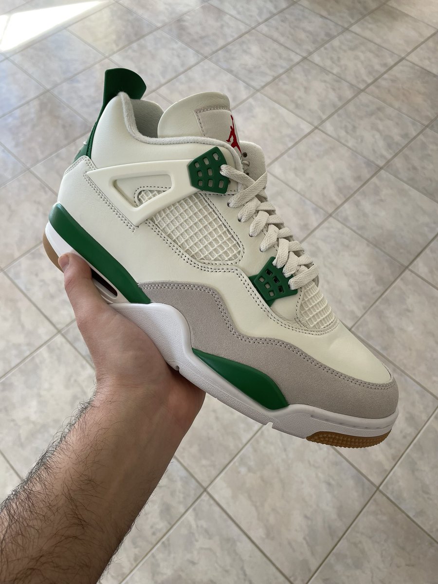 Haven’t hit on Au Snkrs in about 2 years, this hit makes up for it 🤩 #Sneakers #SNKRS #jordan4