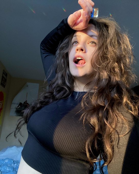 in need of a little horizontal refreshment https://t.co/yhGrmWVOYo